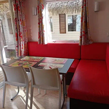 Mobil-home * Beynes (Alpes-de-Haute-Provence)